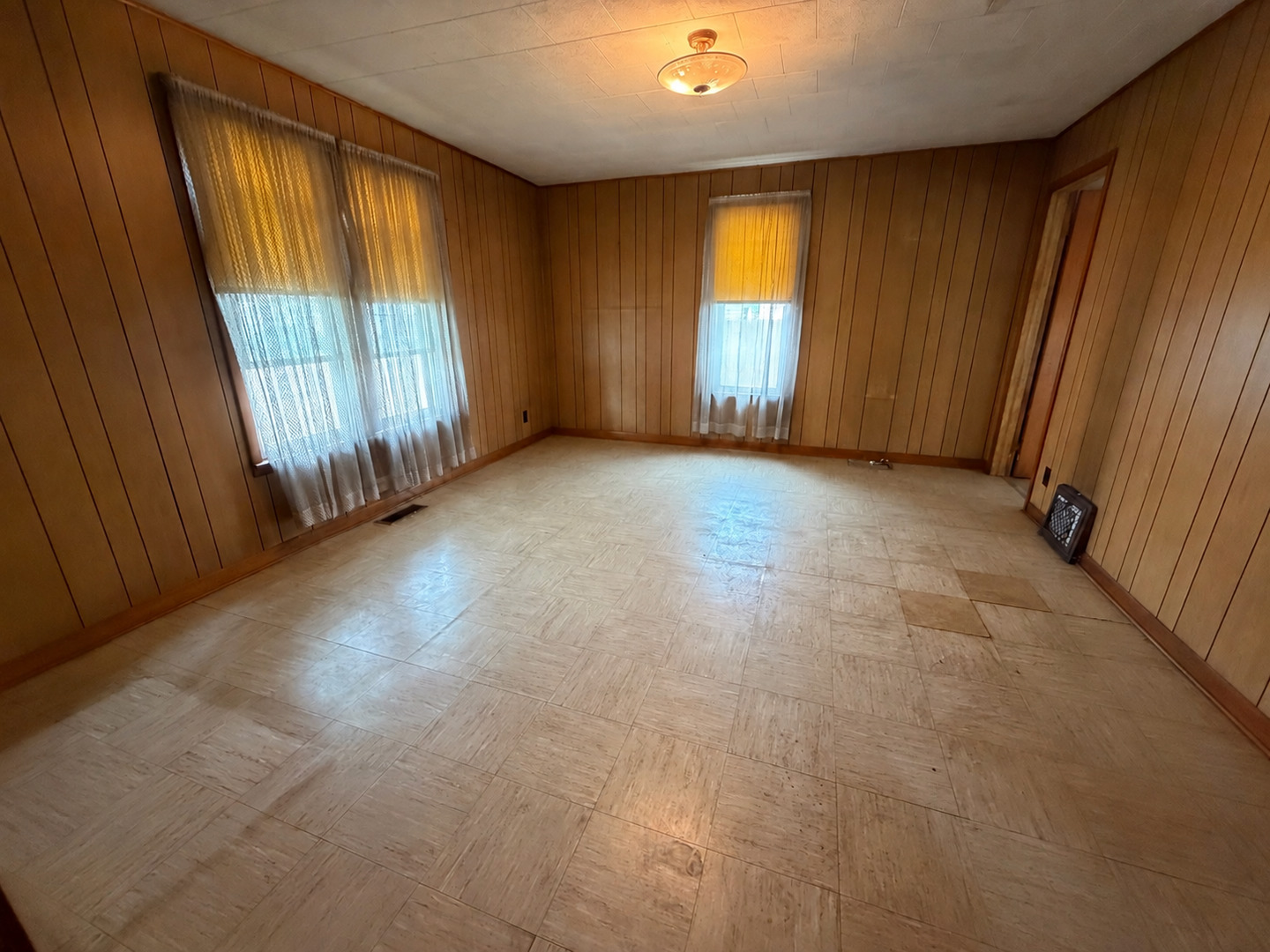 820 N Burr Street Property Photo 1
