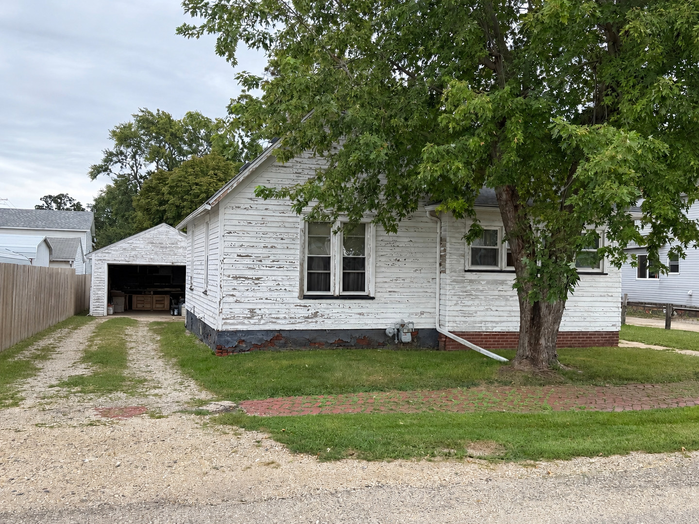 820 N Burr Street Property Photo 1