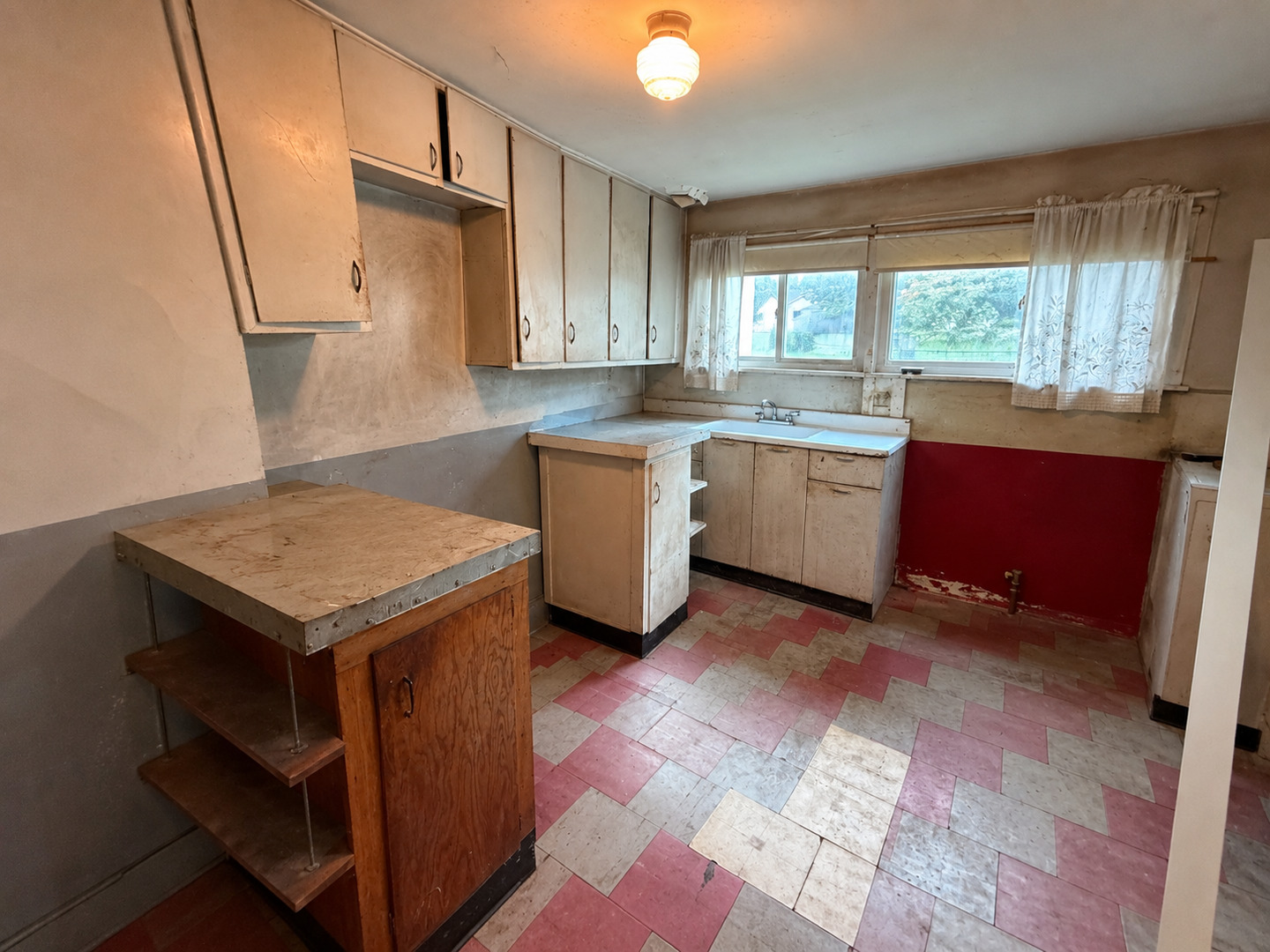 820 N Burr Street Property Photo 5