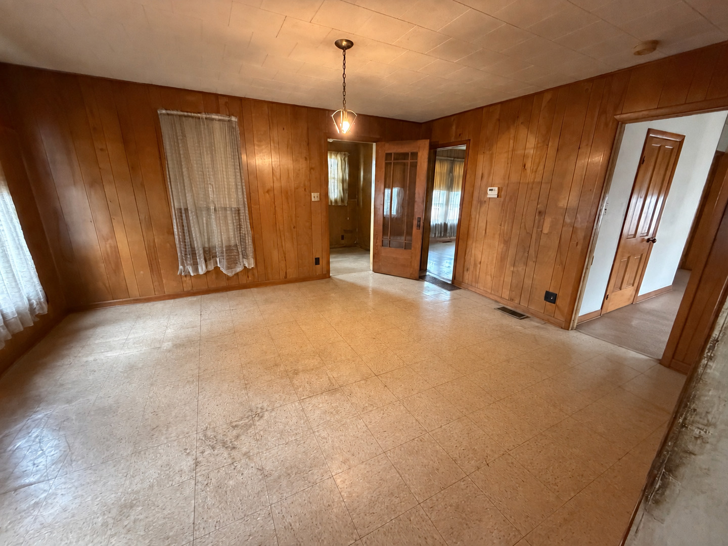 820 N Burr Street Property Photo 6