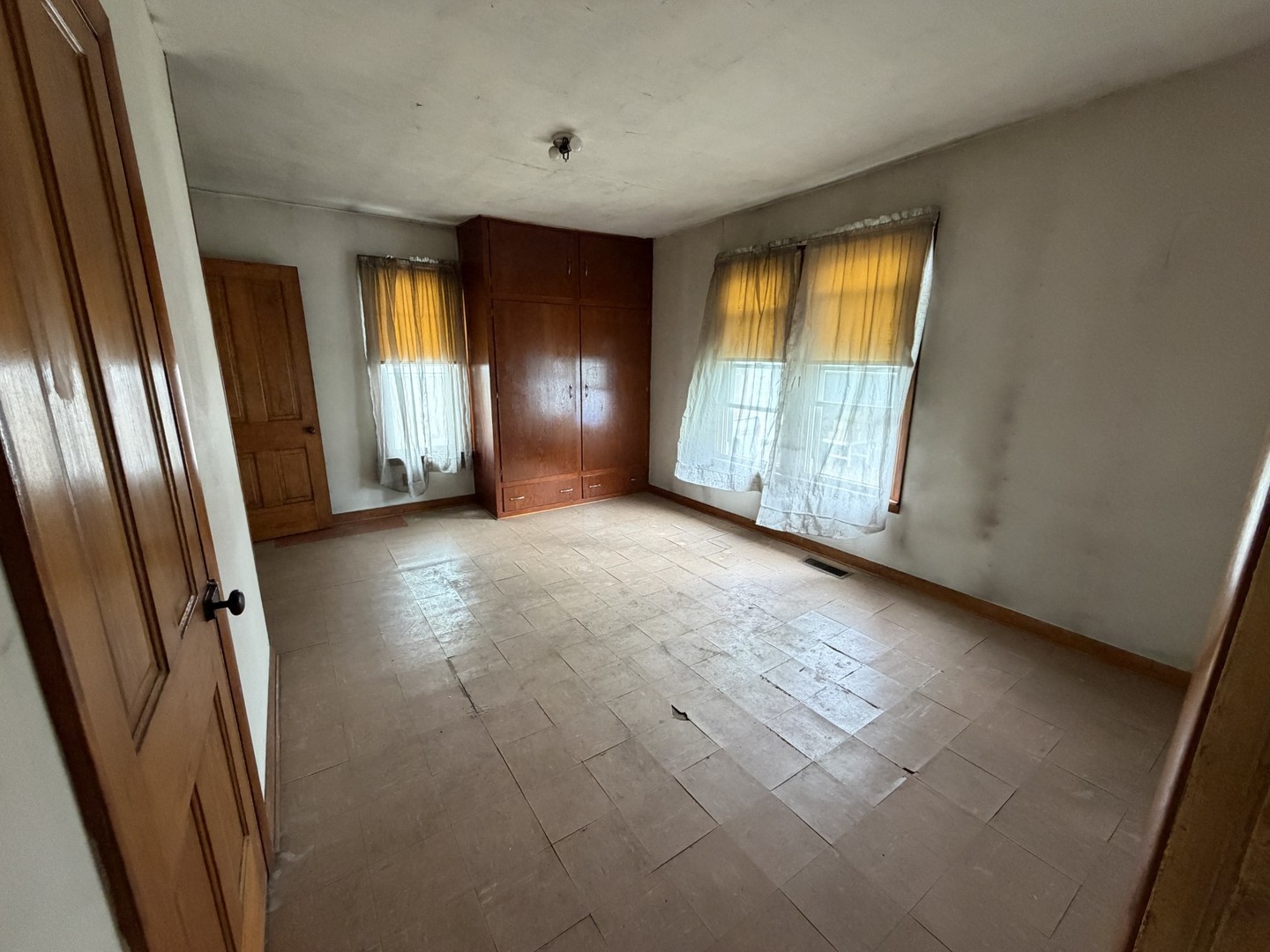 820 N Burr Street Property Photo 9