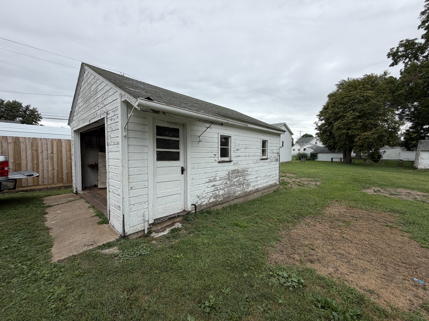 820 N Burr Street Property Photo 14