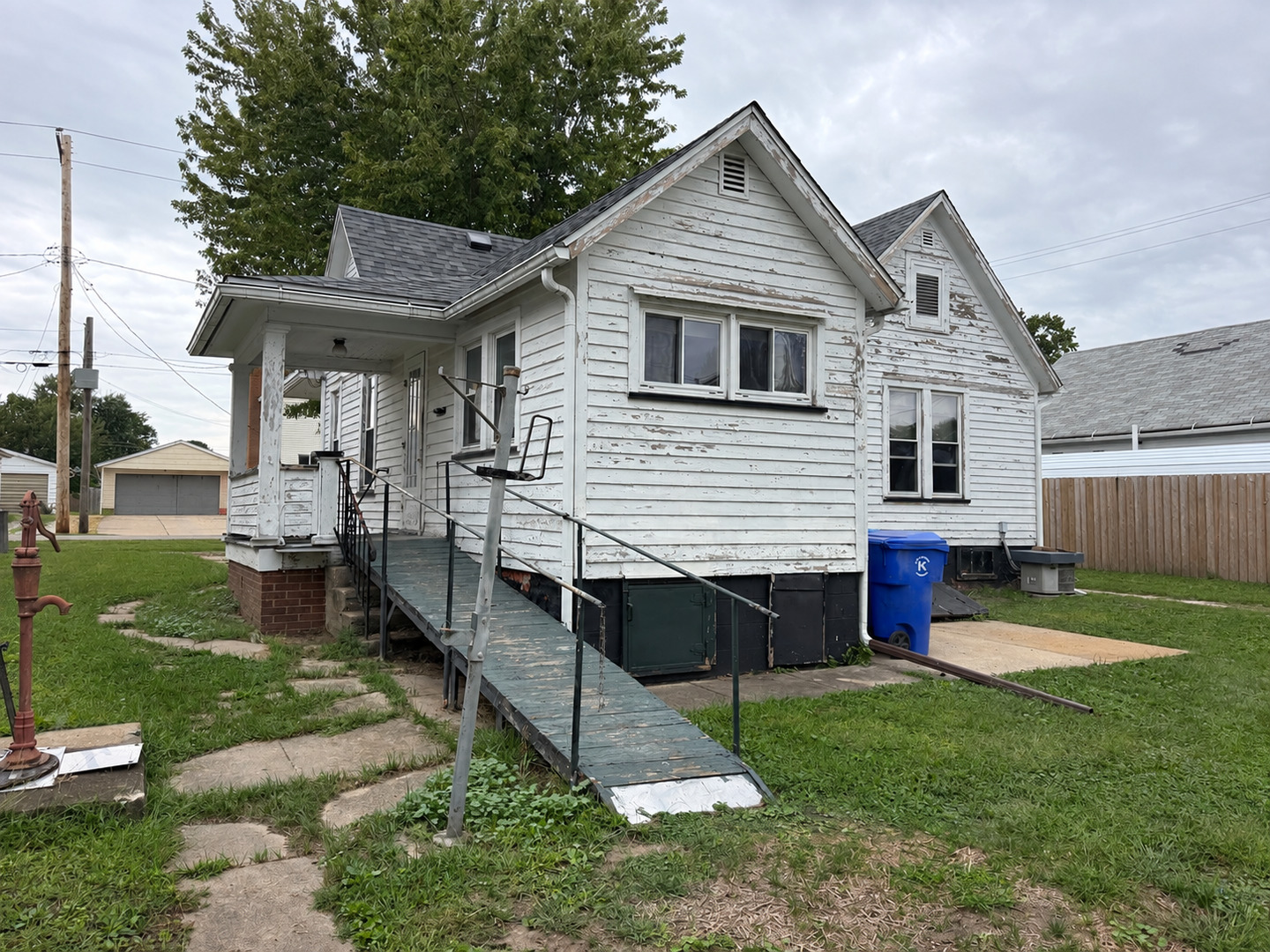 820 N Burr Street Property Photo 16