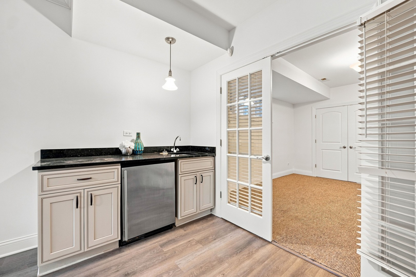 4106 N Saint Louis Avenue Property Photo 25