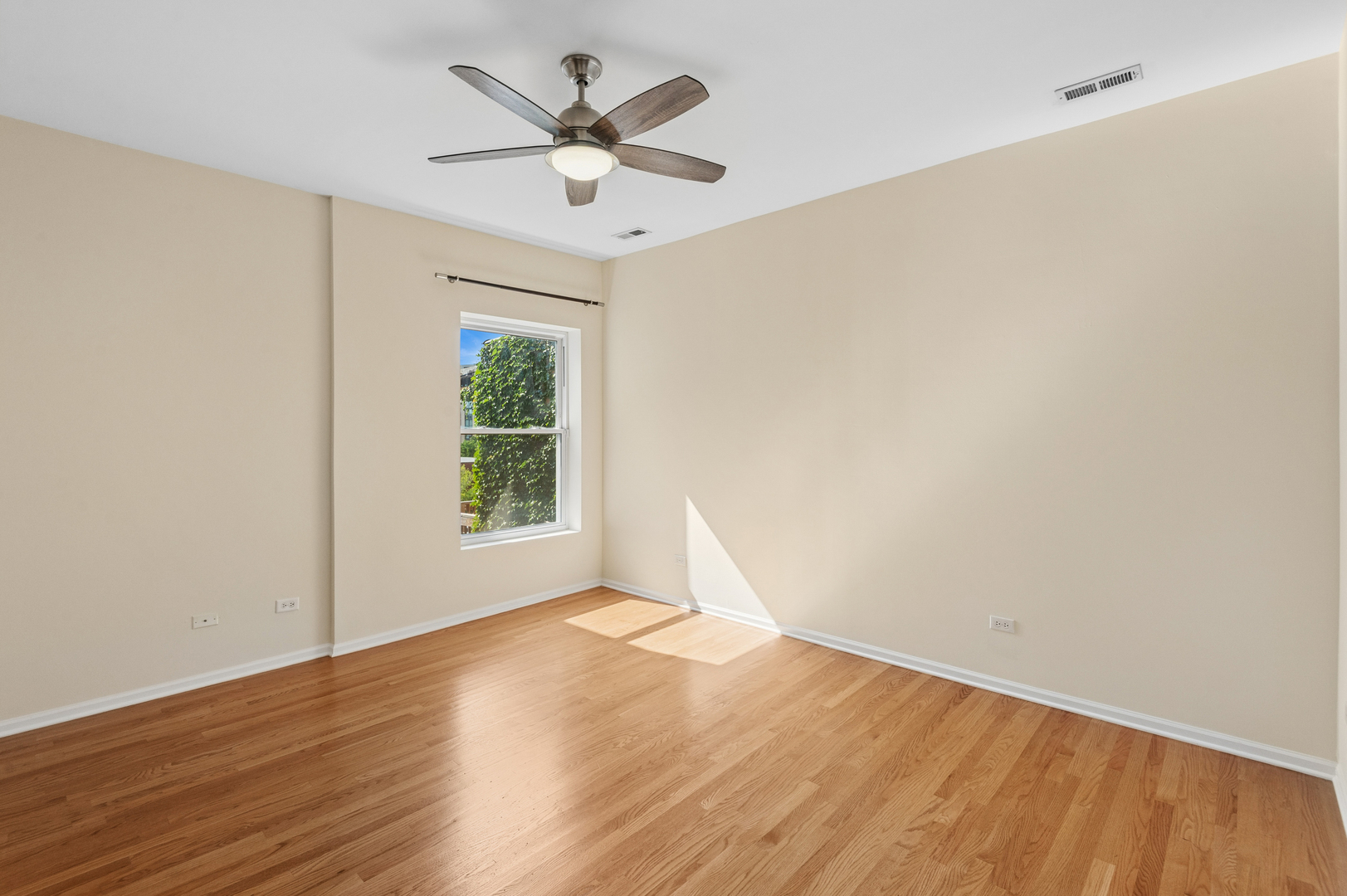 4536 N Sheridan Road 303 Property Photo 17
