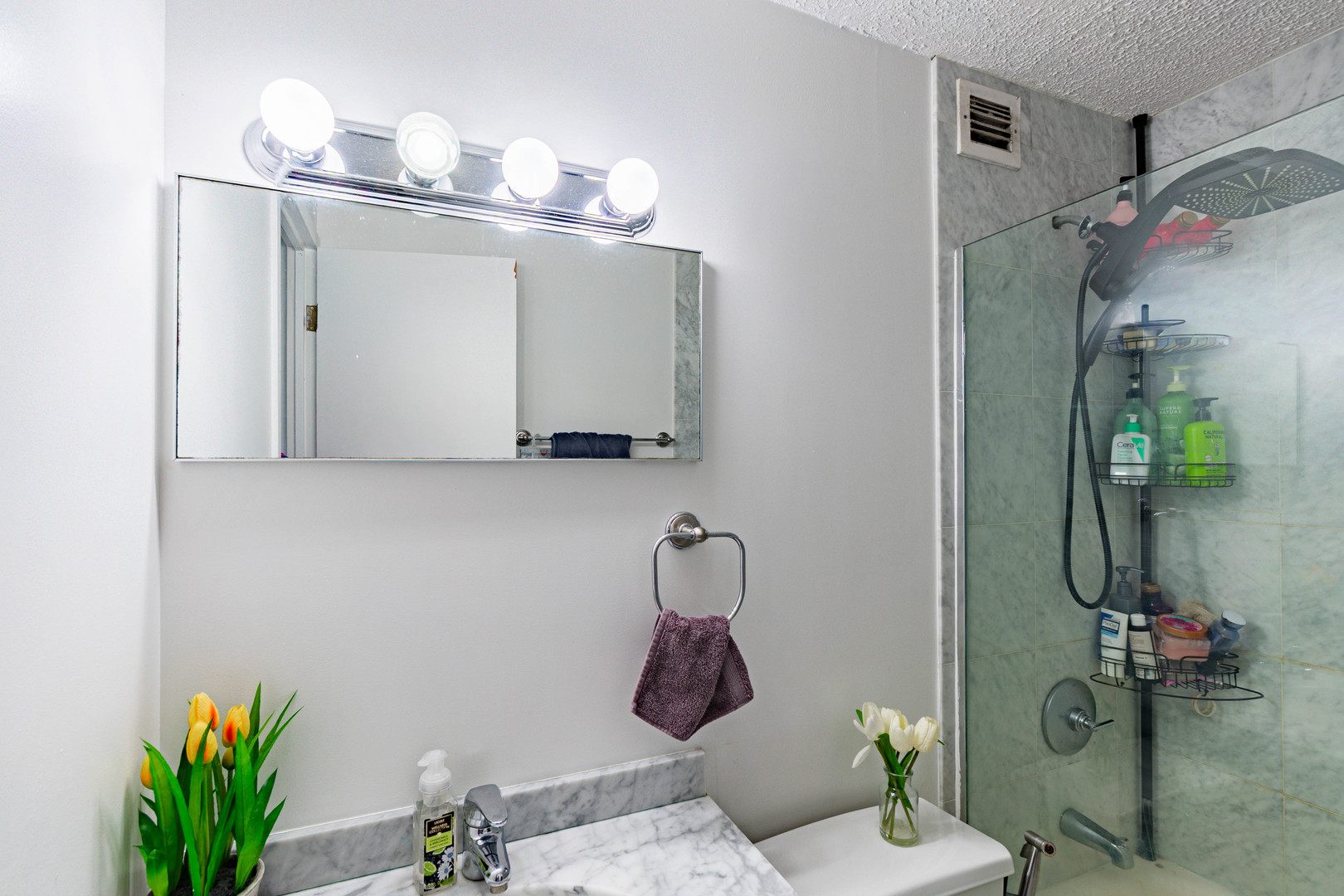 4343 N Clarendon Avenue 2712 Property Photo 12