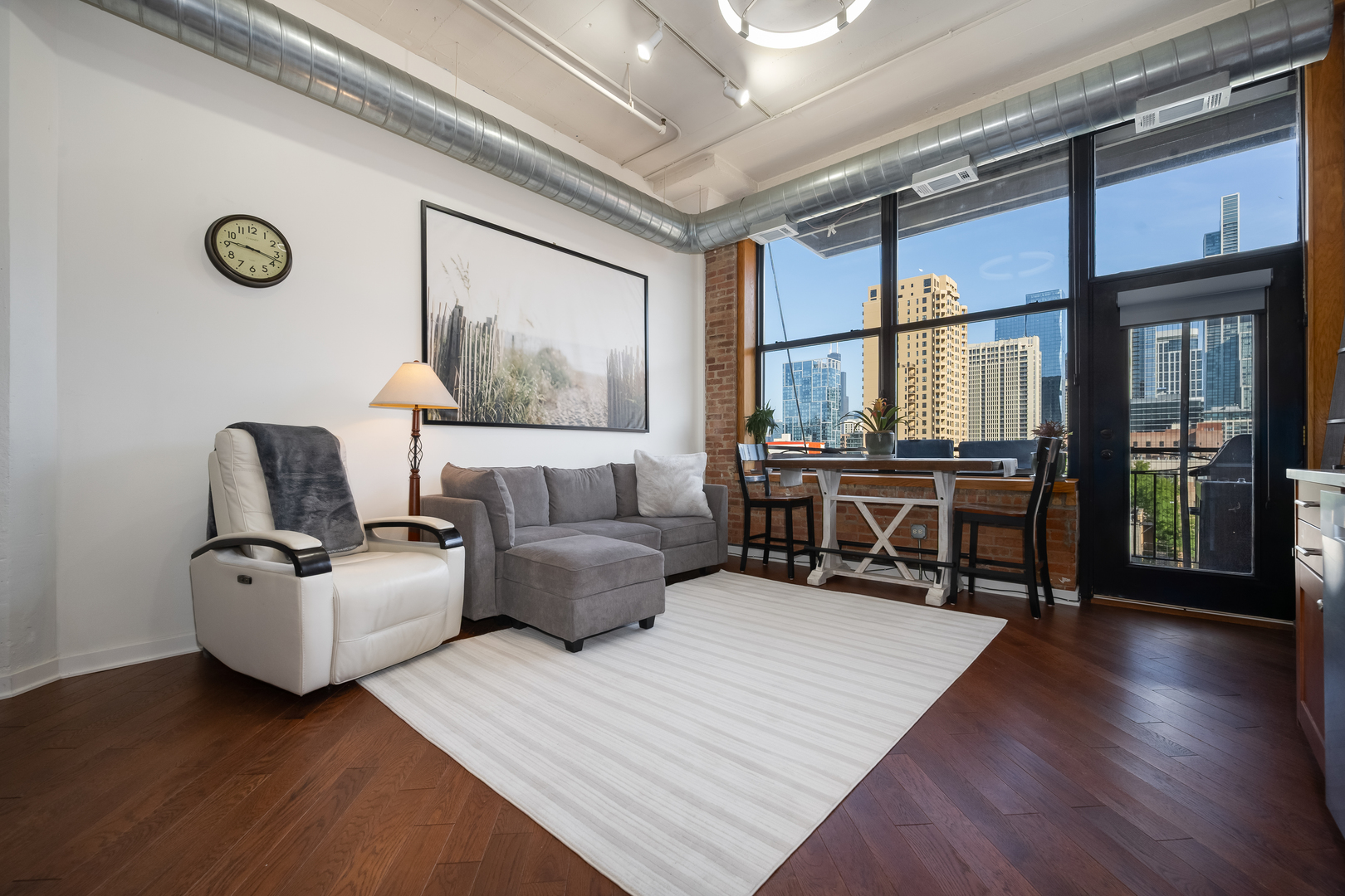 1601 S Michigan Avenue 505 Property Photo 2