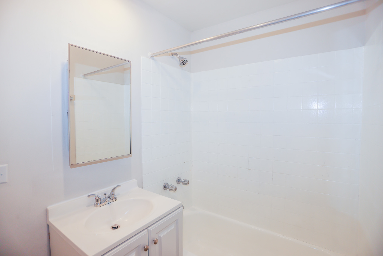 5214 S Woodlawn Avenue 401 Property Photo 6