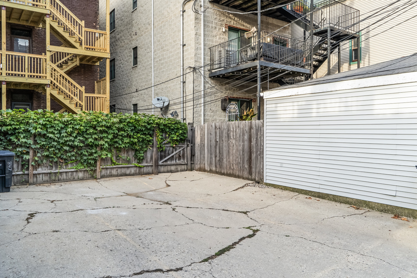 847 W Roscoe Street 1 Property Photo 22