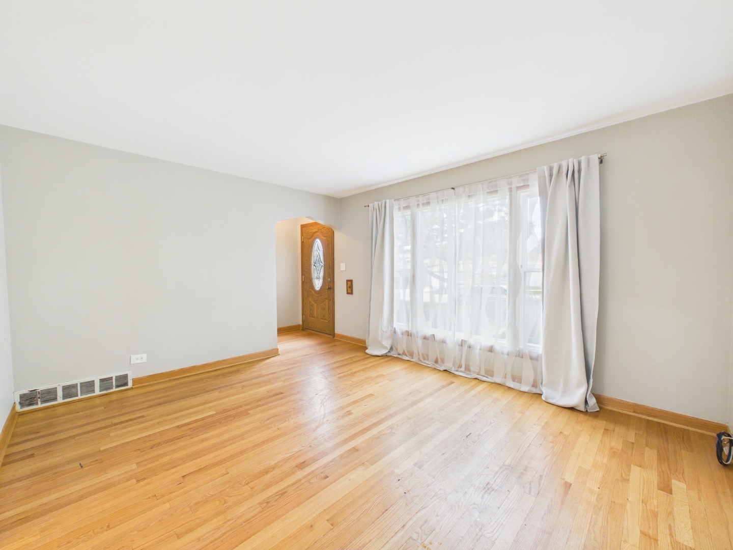 6345 W Peterson Avenue Property Photo 6