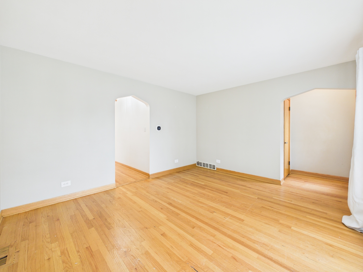 6345 W Peterson Avenue Property Photo 7