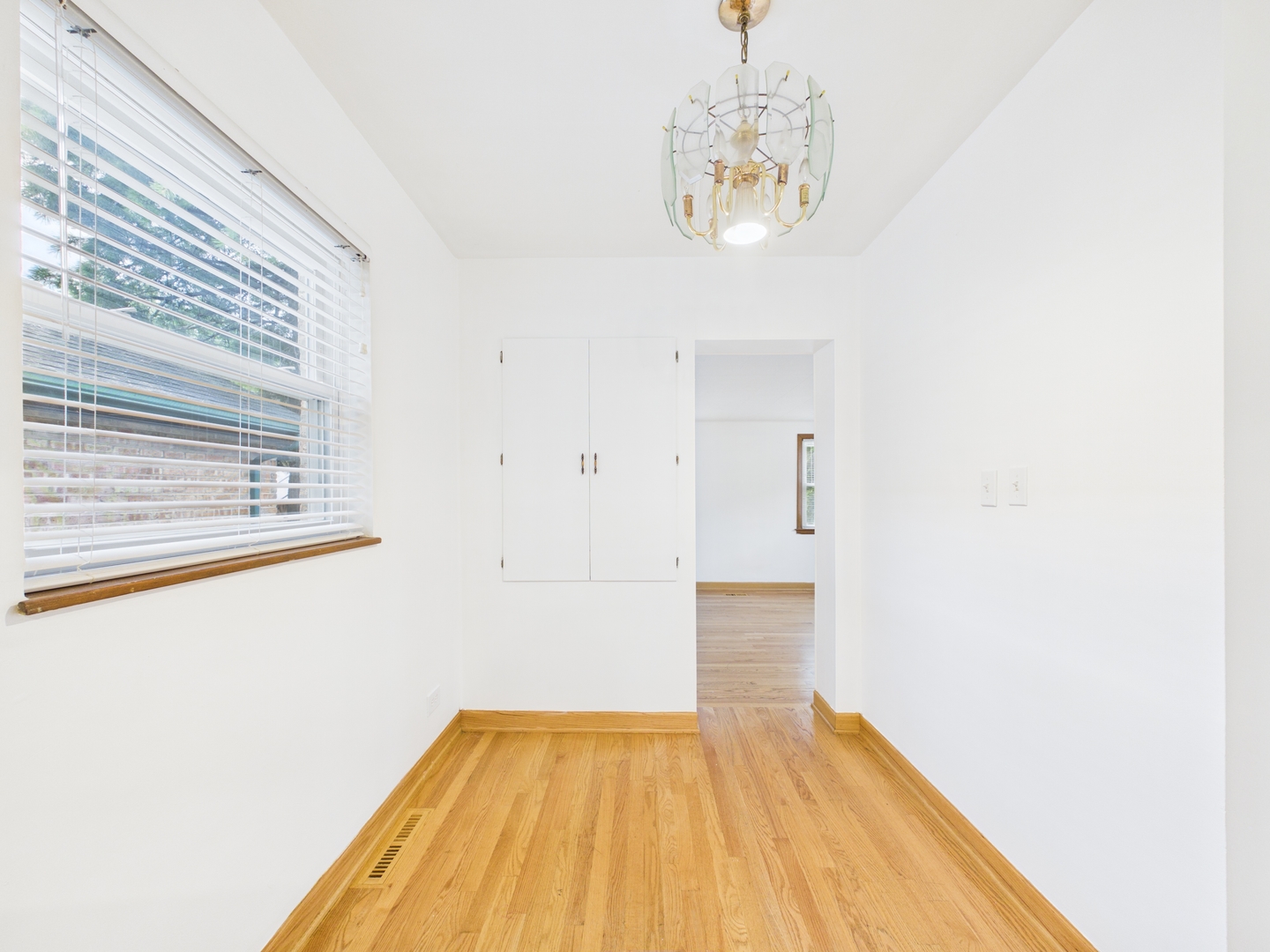 6345 W Peterson Avenue Property Photo 18