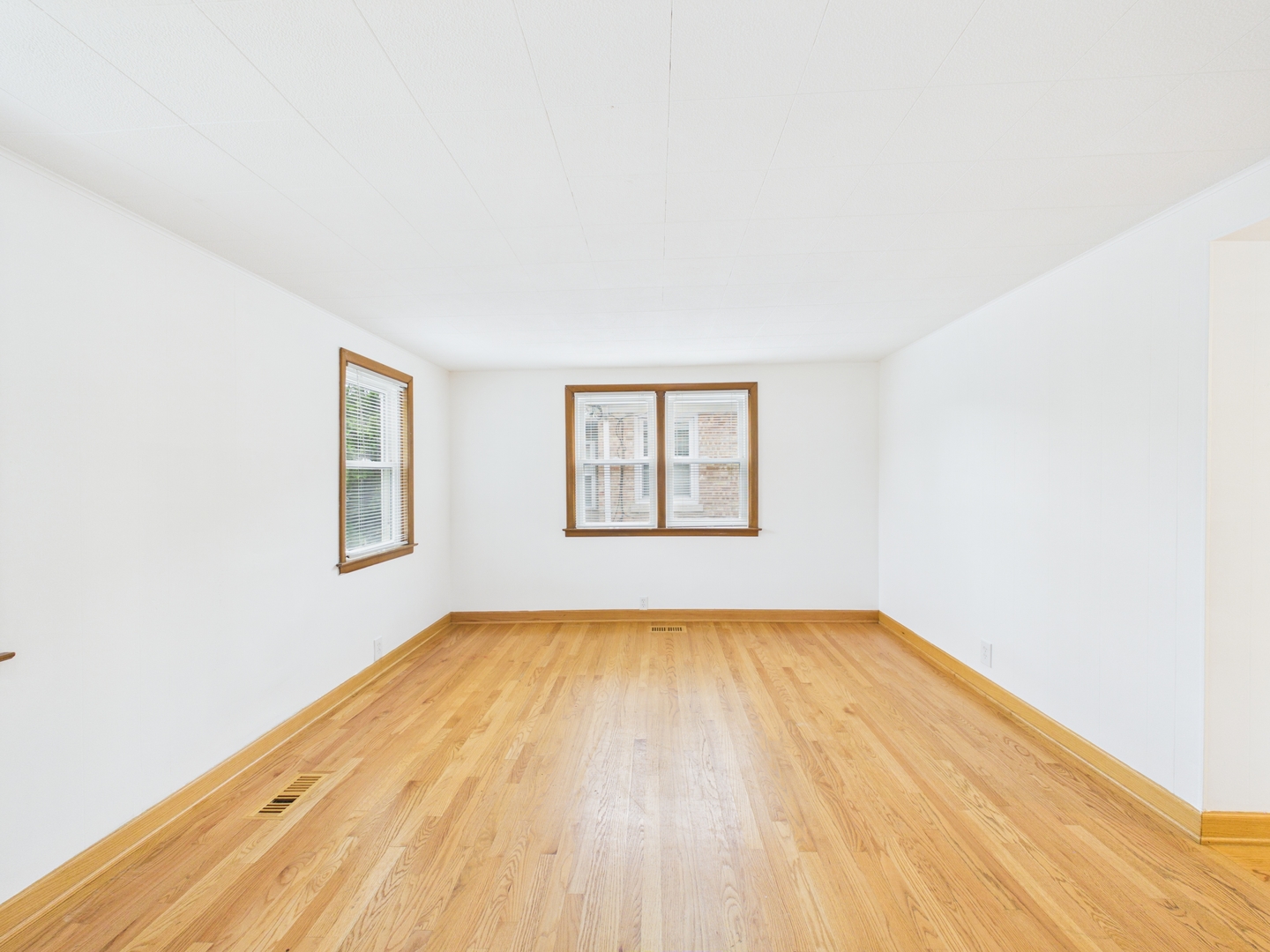 6345 W Peterson Avenue Property Photo 21