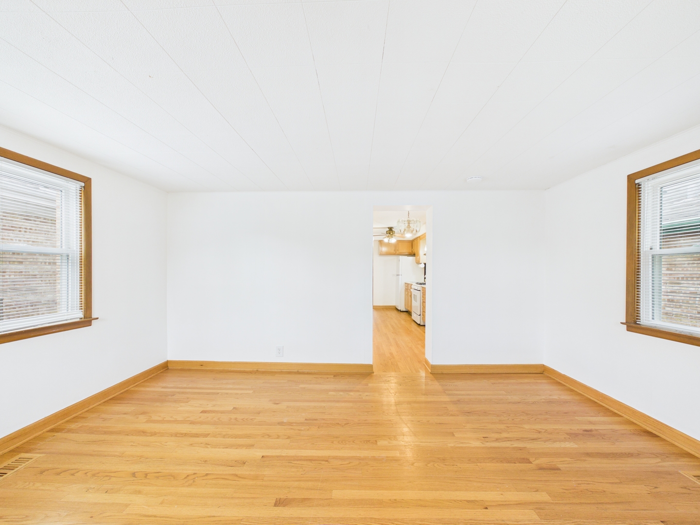 6345 W Peterson Avenue Property Photo 23