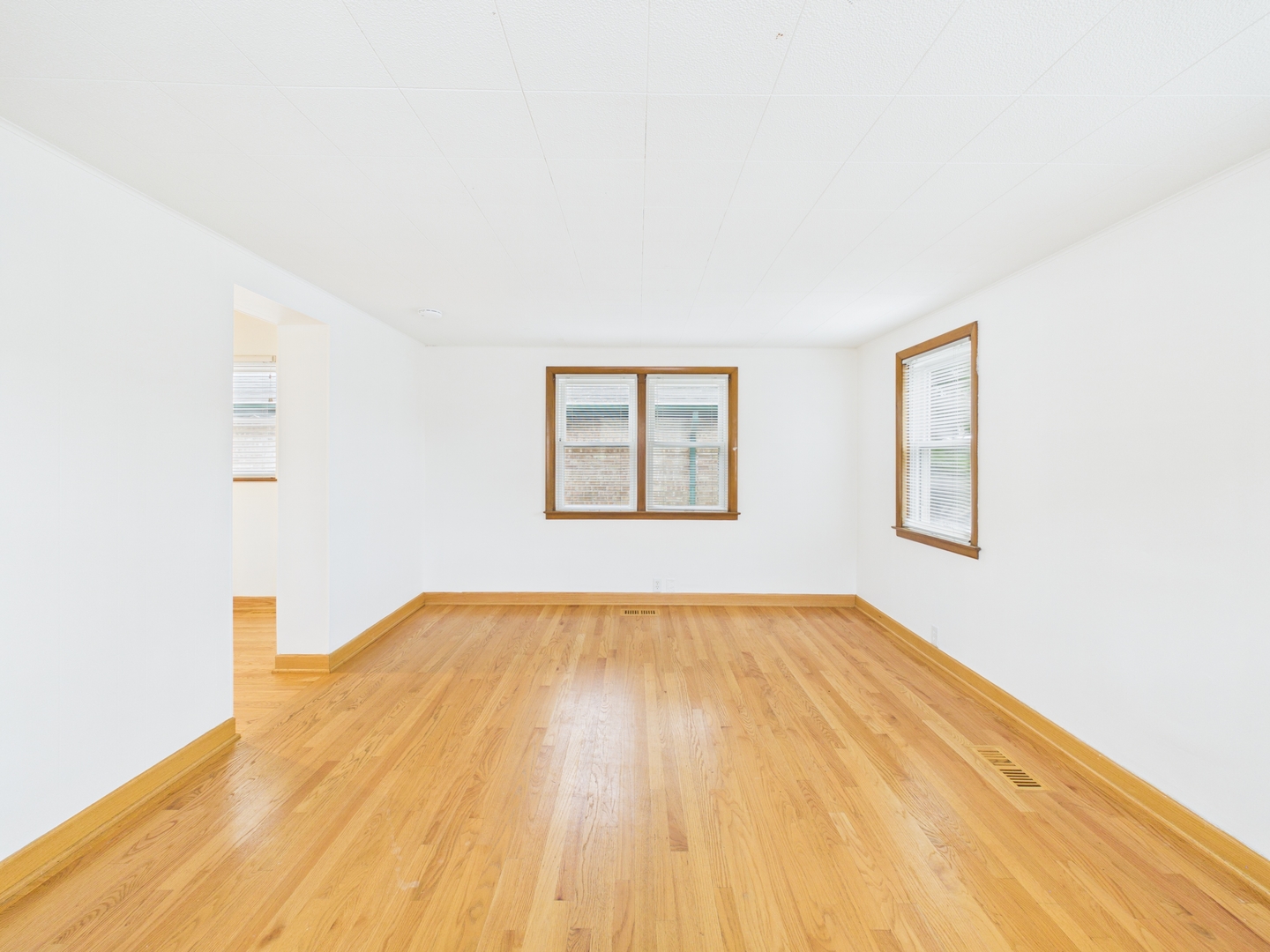 6345 W Peterson Avenue Property Photo 25