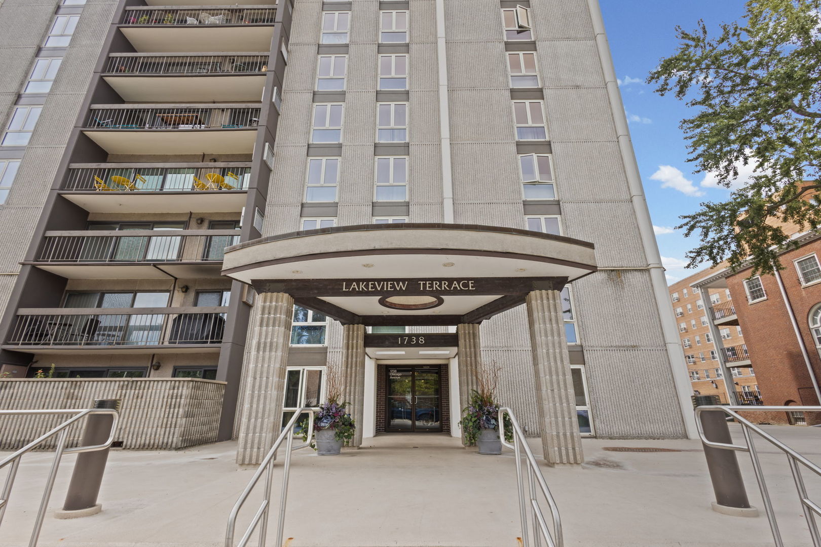 1738 Chicago Avenue 803 Property Photo 1