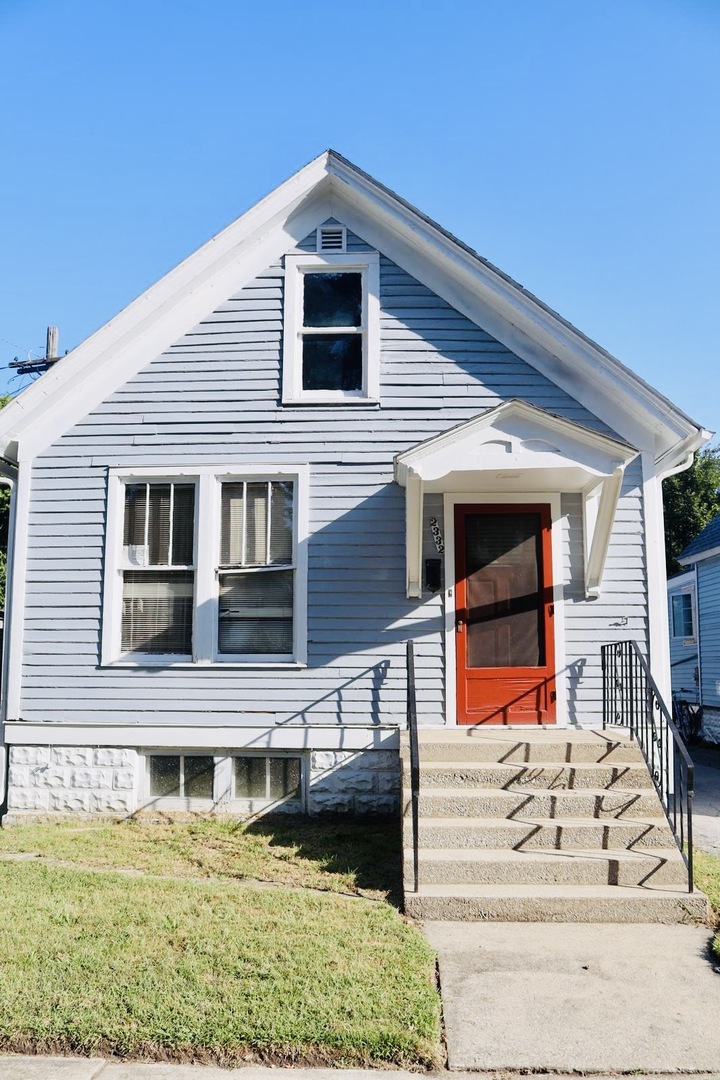 2332 Desplaines Street Property Photo 1