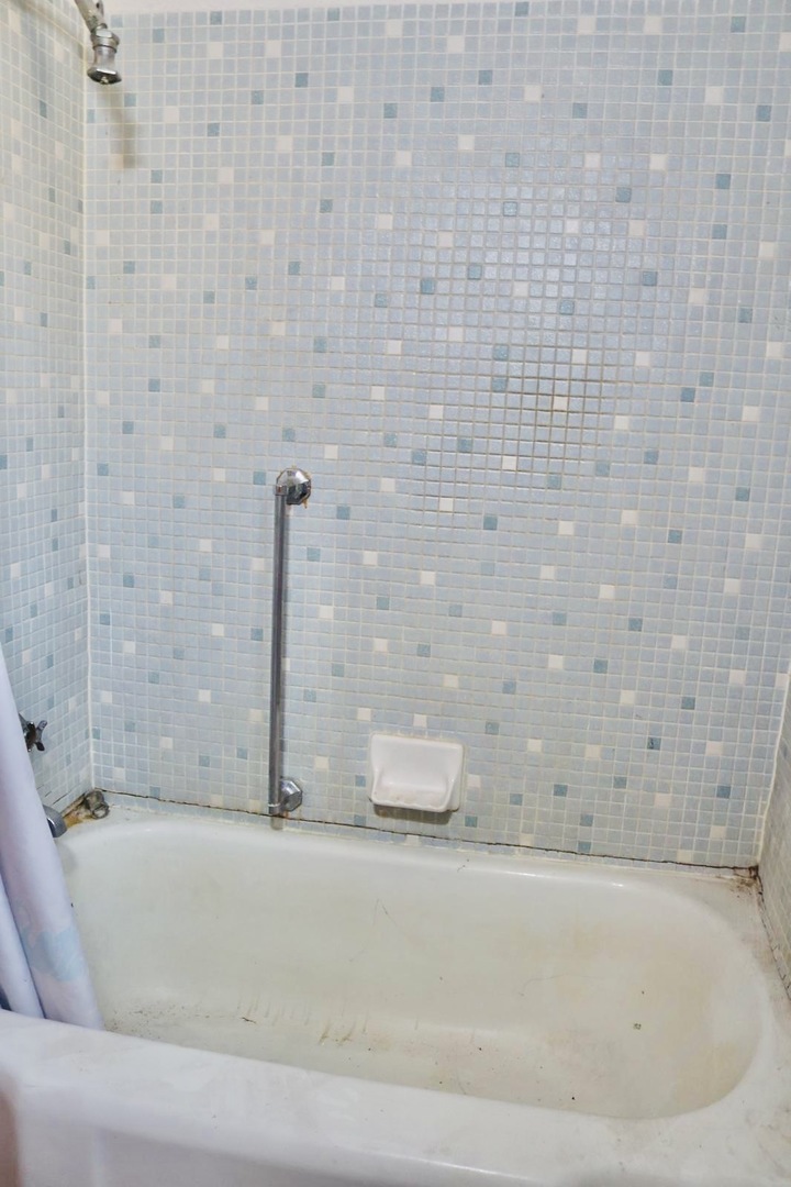 2332 Desplaines Street Property Photo 10