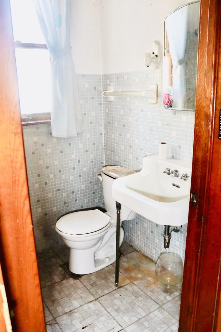 2332 Desplaines Street Property Photo 11