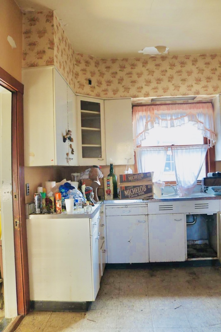 2332 Desplaines Street Property Photo 14