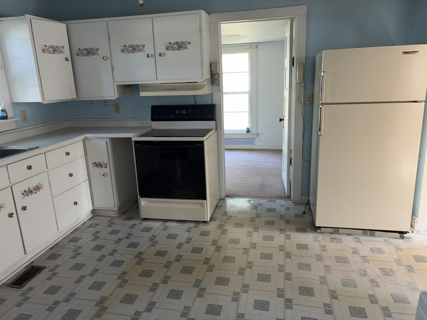 203 S Fuller Street Property Photo 23