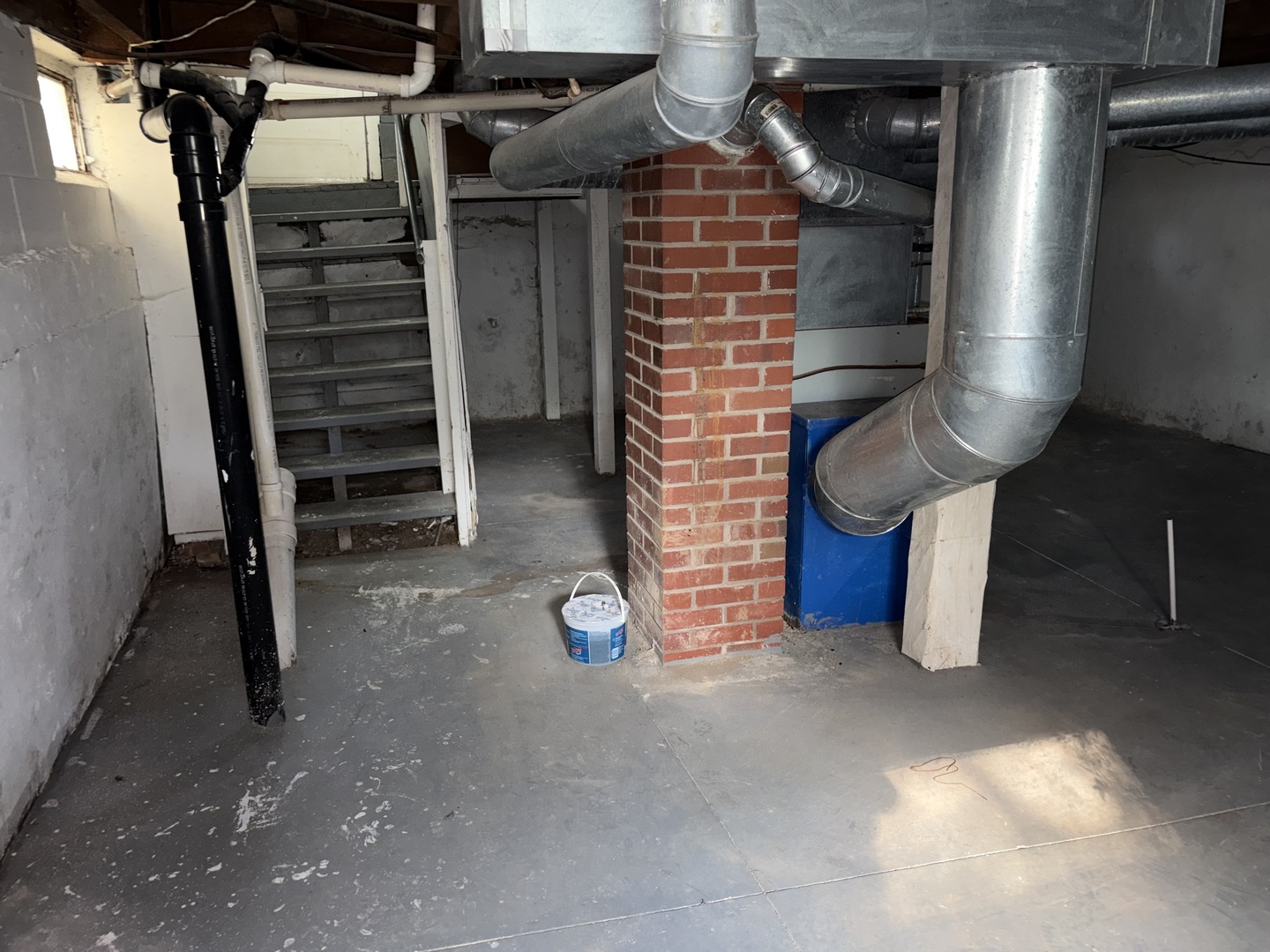 203 S Fuller Street Property Photo 32