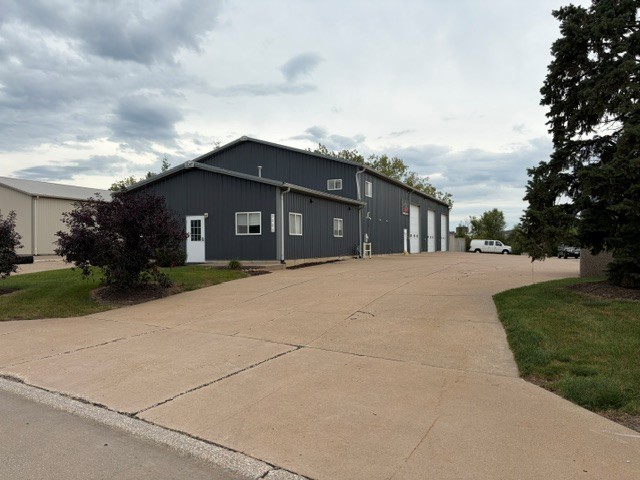 3223 Bear Tooth Court Property Photo 2