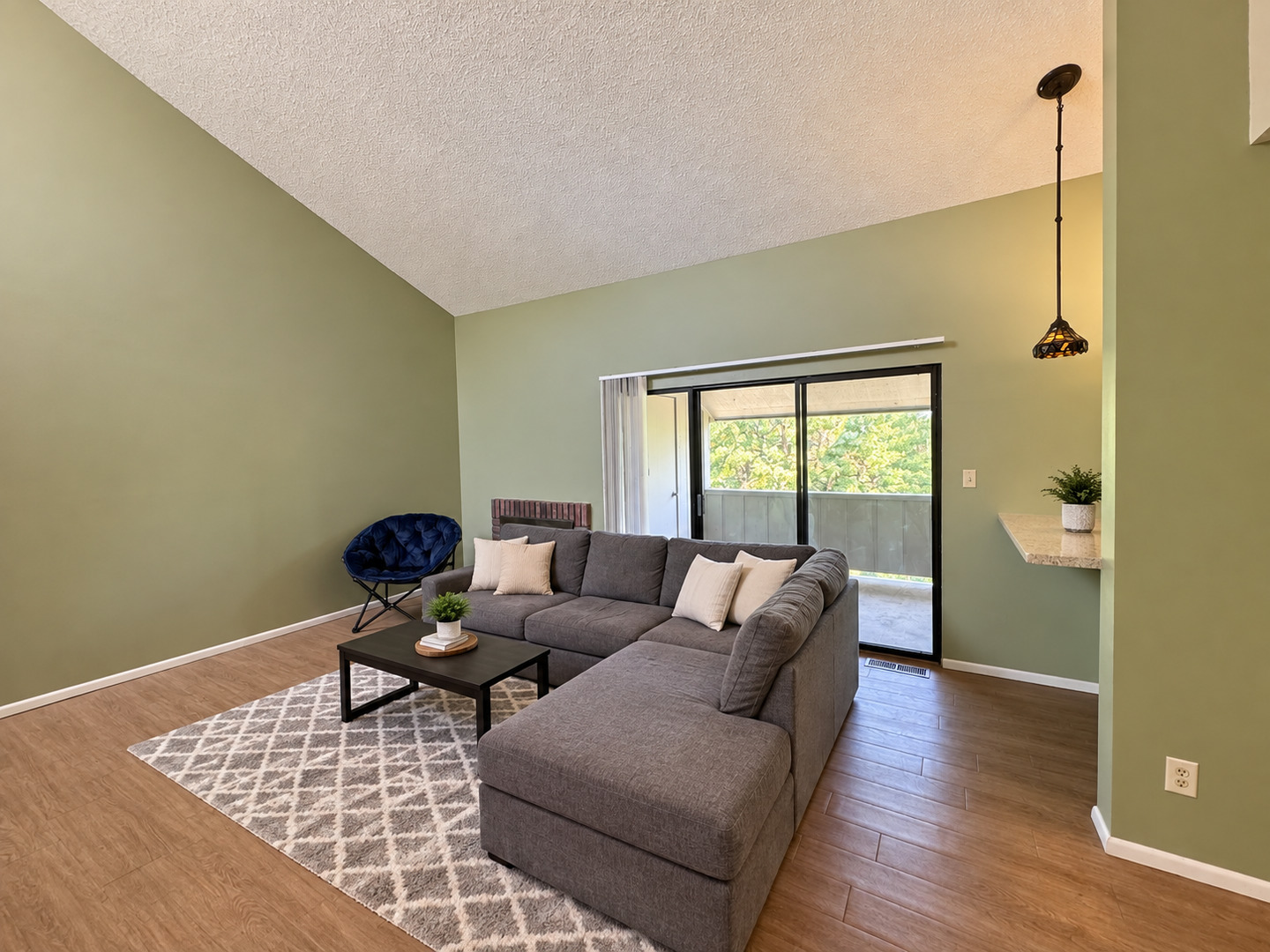 2105 Melrose Drive C Property Photo 2
