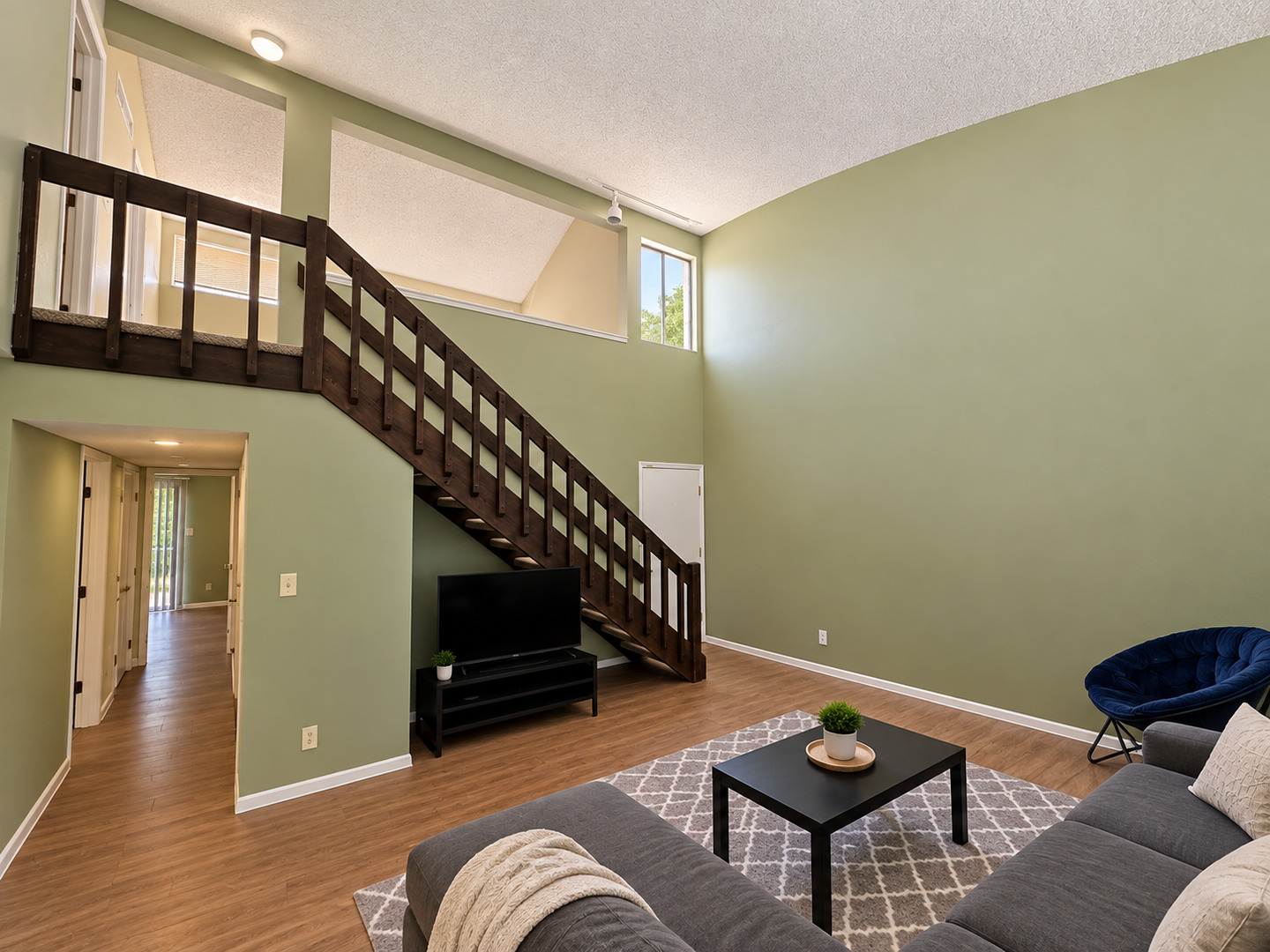2105 Melrose Drive C Property Photo 5