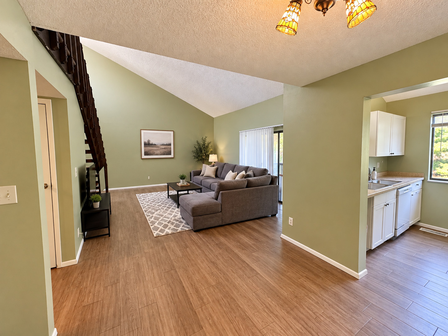 2105 Melrose Drive C Property Photo 6