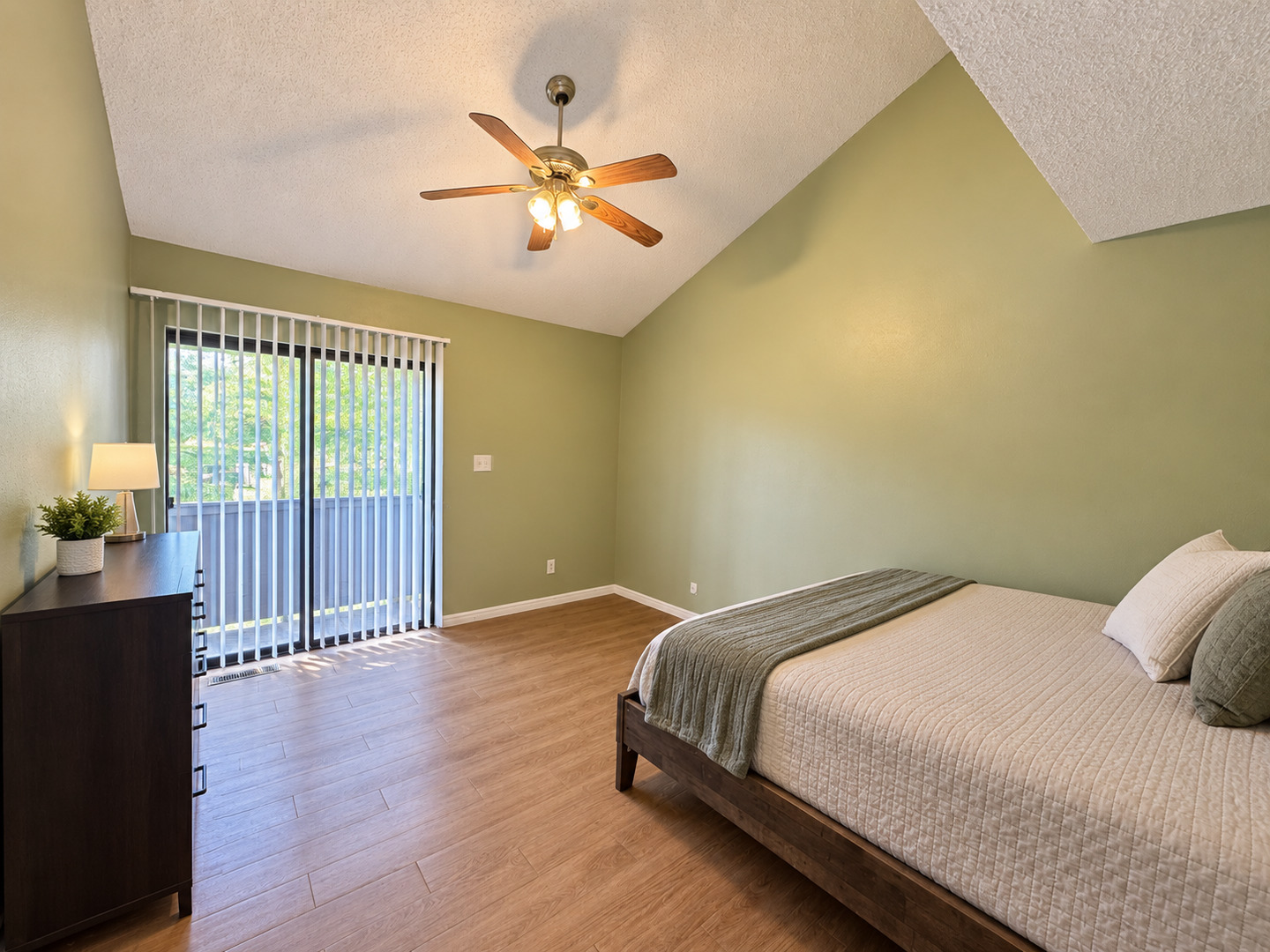 2105 Melrose Drive C Property Photo 9