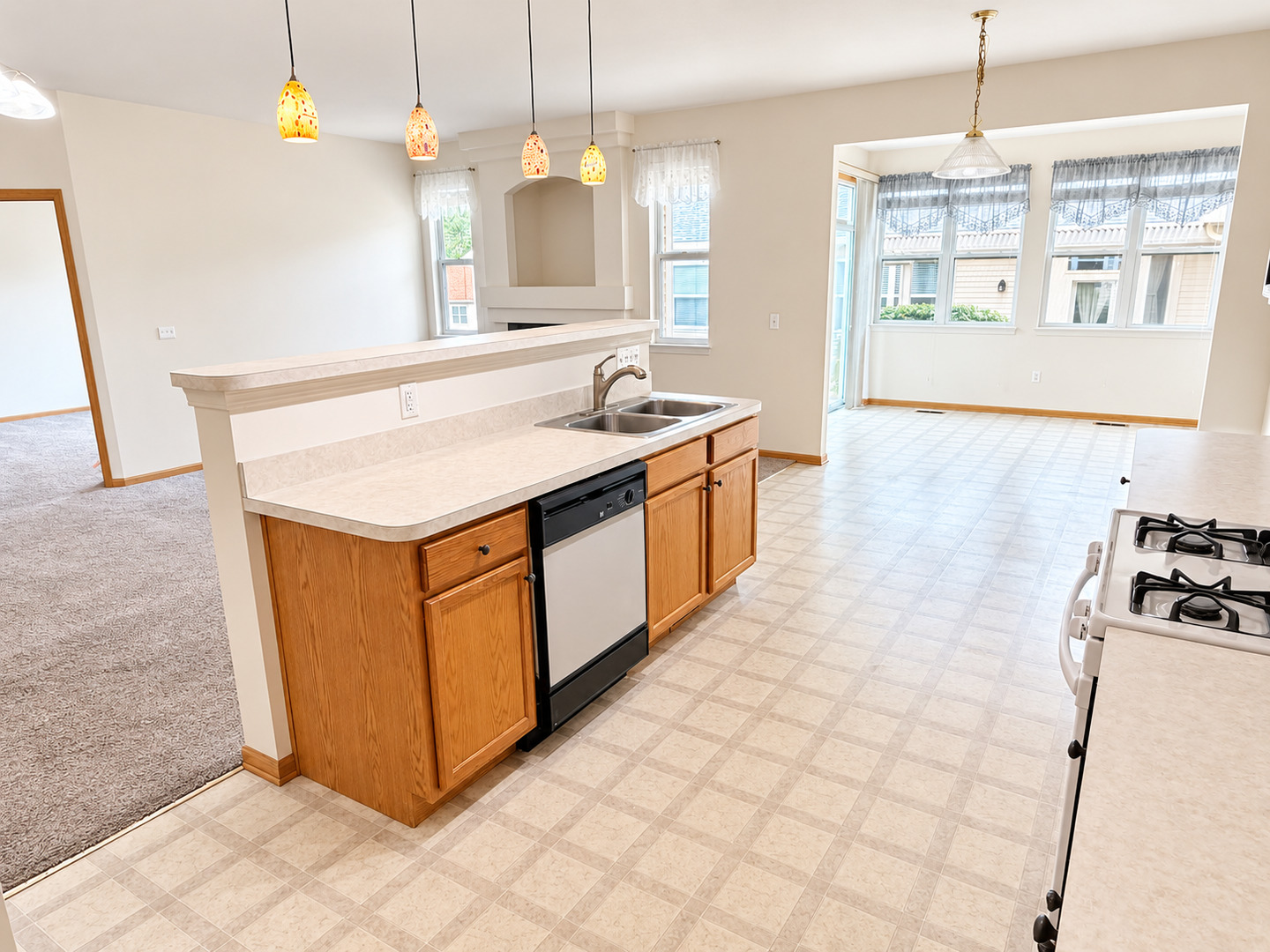 1584 W Ludington Circle Property Photo 3