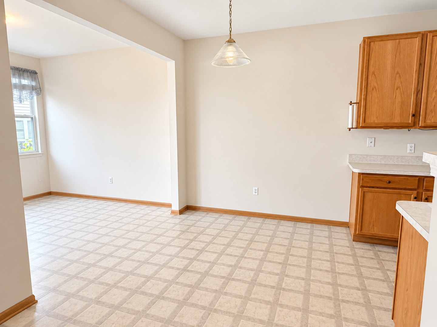 1584 W Ludington Circle Property Photo 6