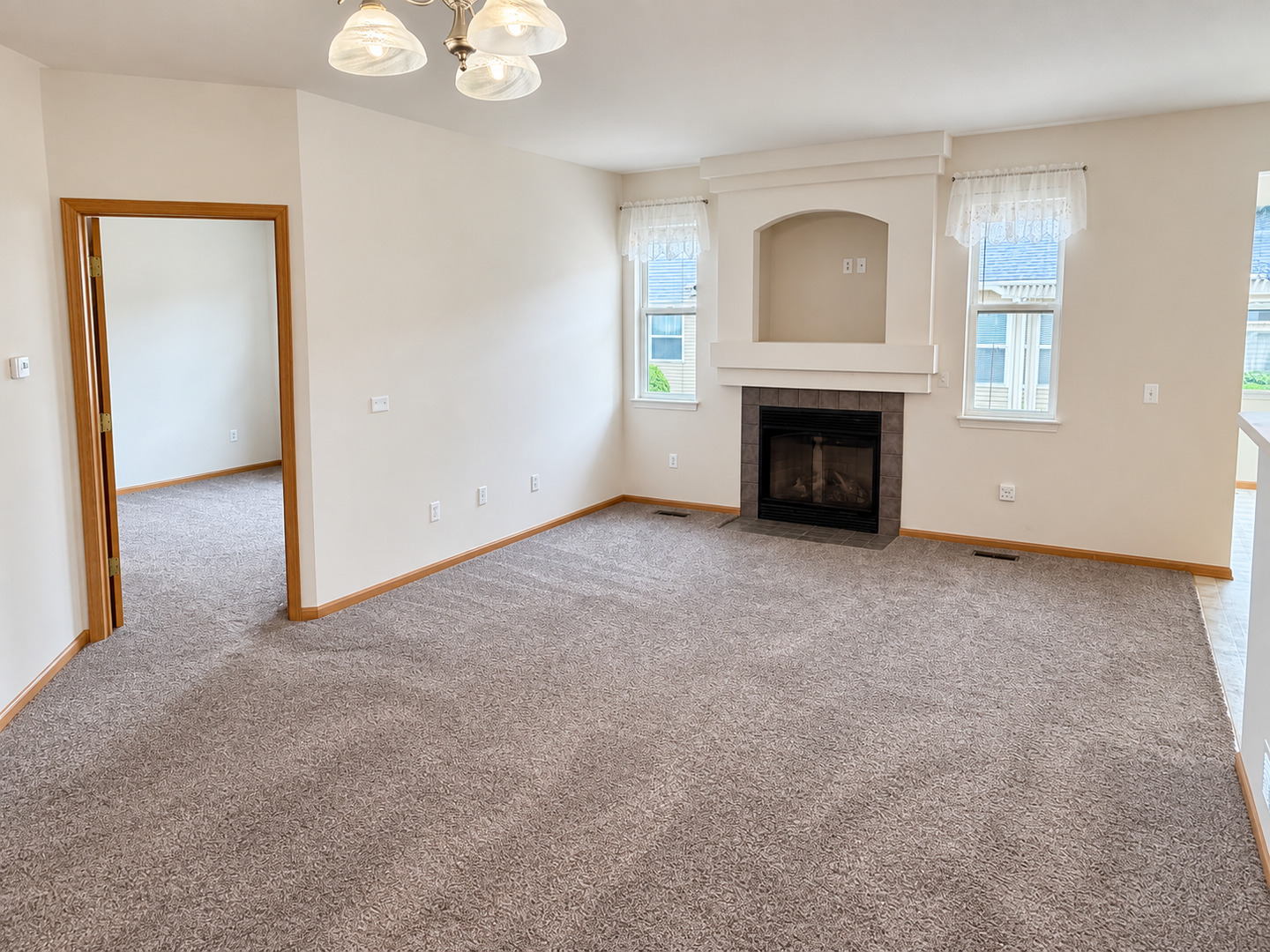 1584 W Ludington Circle Property Photo 9