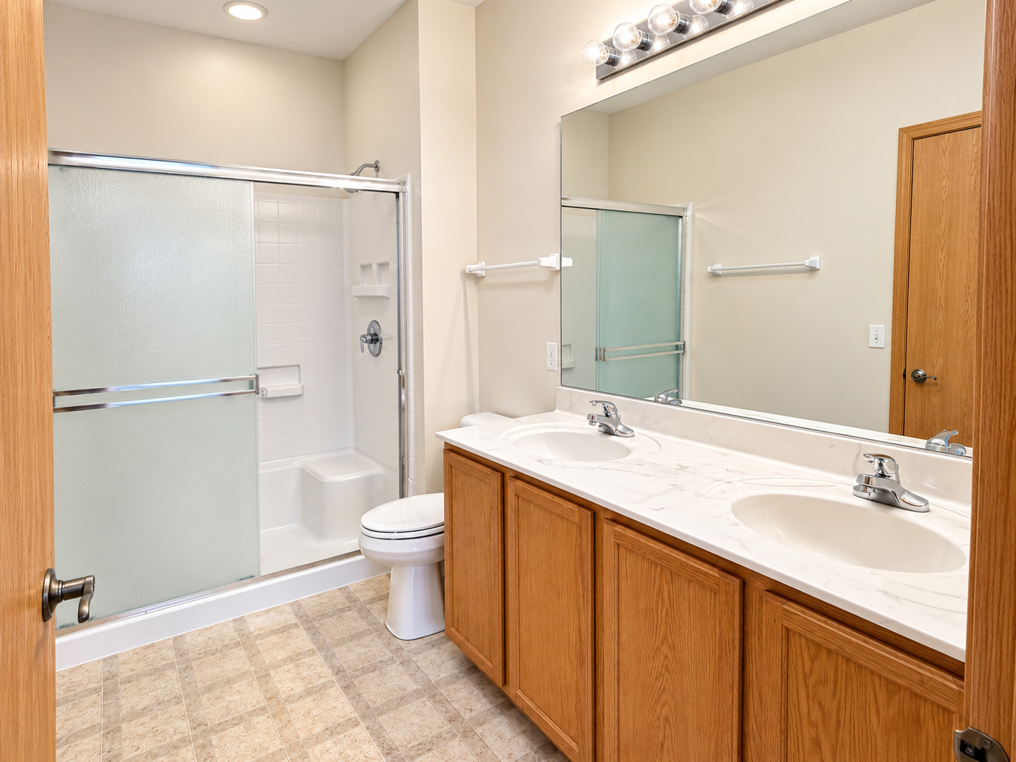 1584 W Ludington Circle Property Photo 12