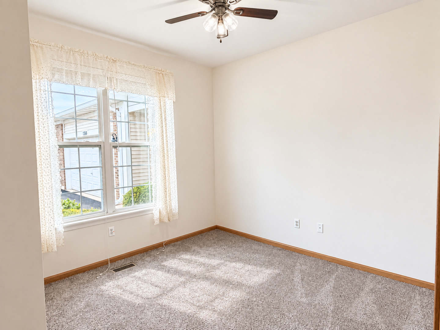 1584 W Ludington Circle Property Photo 13