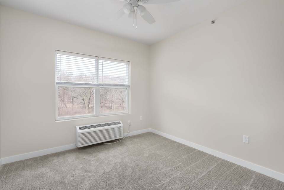 1156 Devils Glen Road 302 Property Photo 3