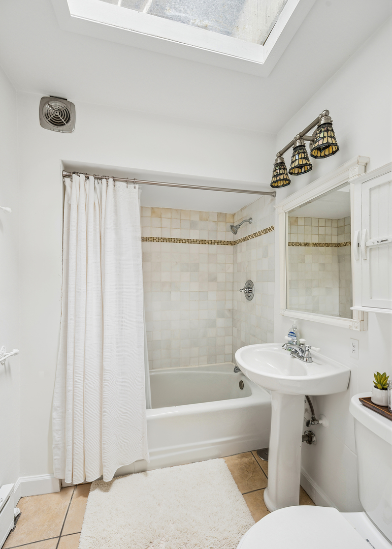 2219 W North Avenue Property Photo 25