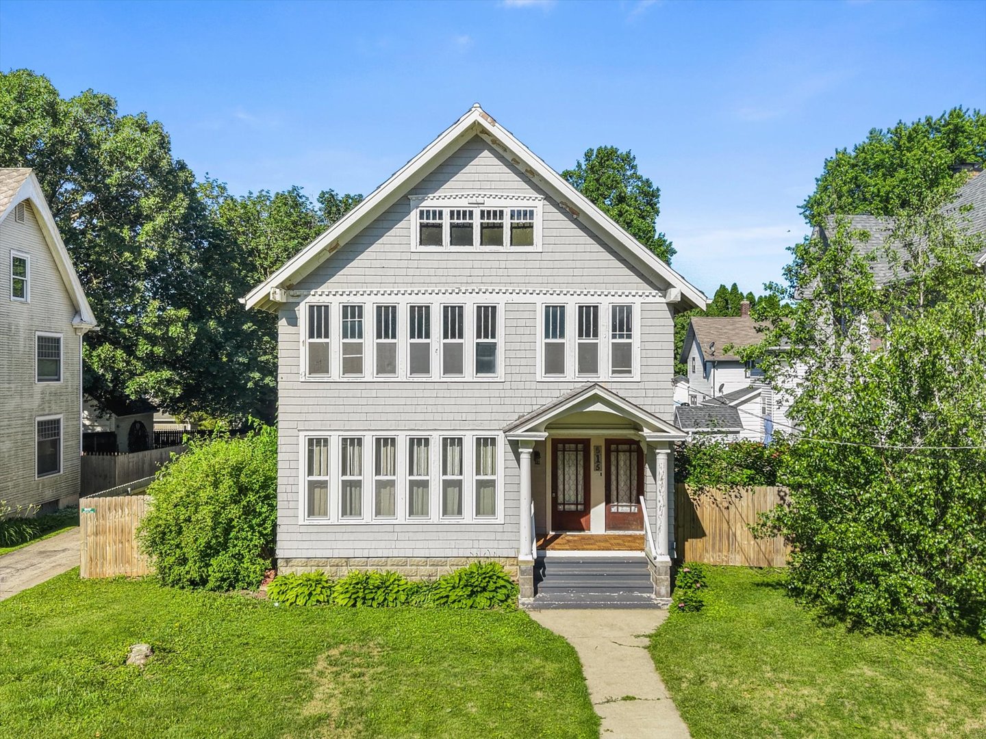 515 N Hennepin Avenue Property Photo 1