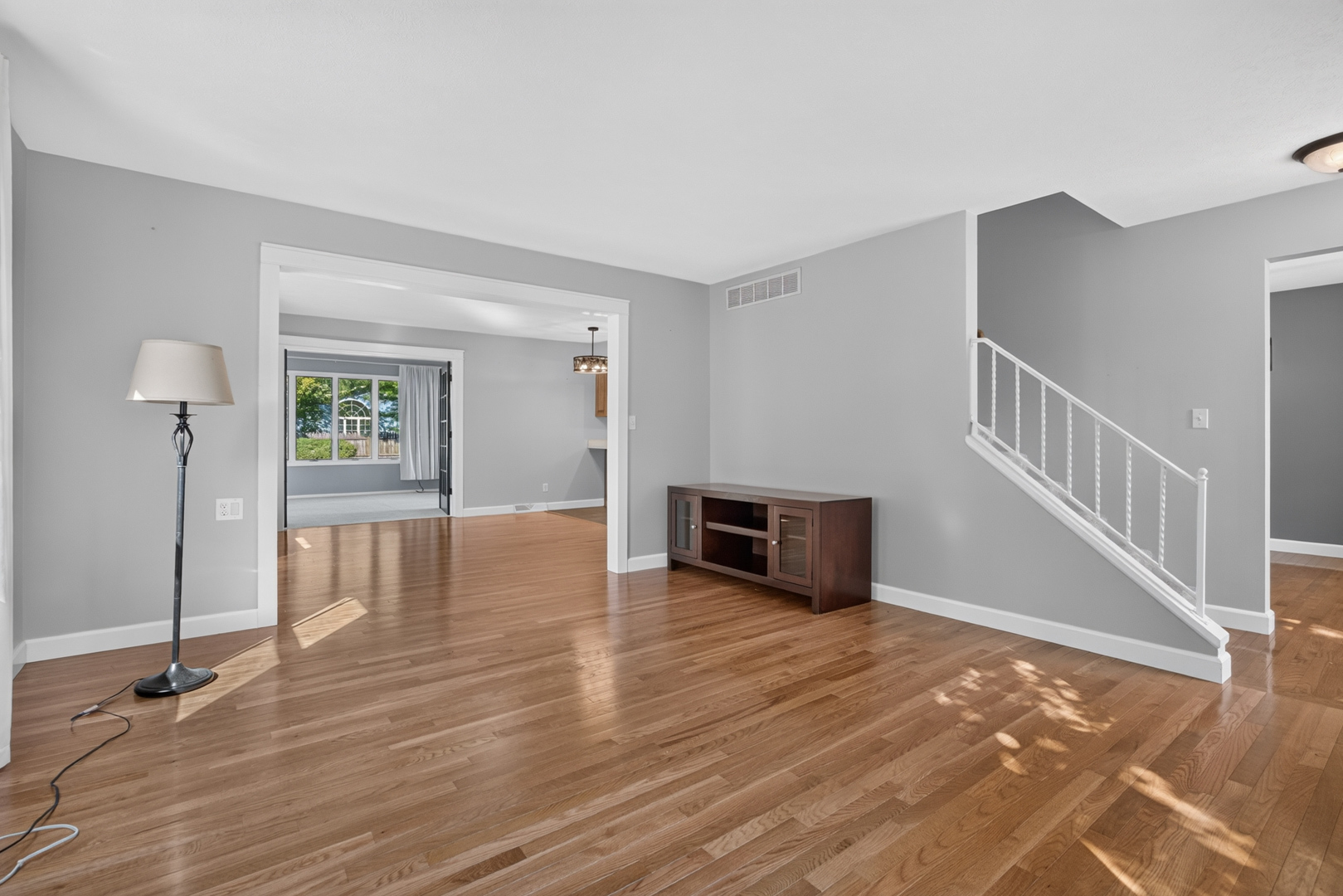 125 S Orr Drive Property Photo 5