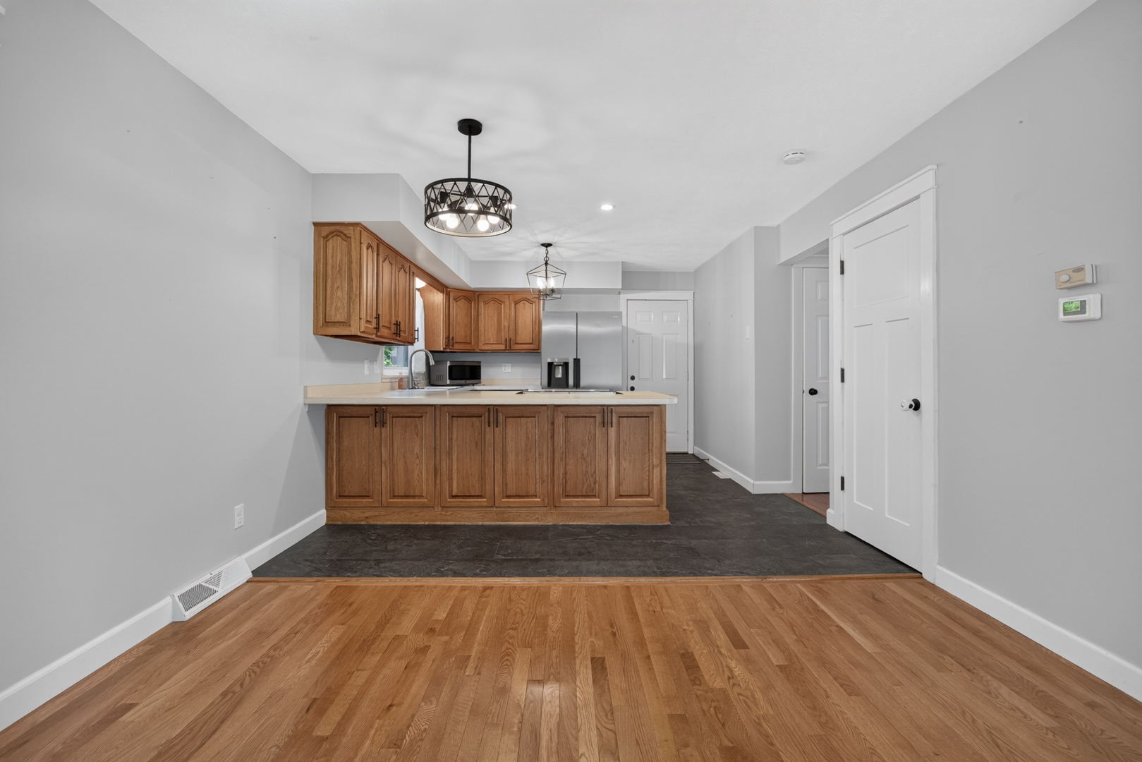 125 S Orr Drive Property Photo 8