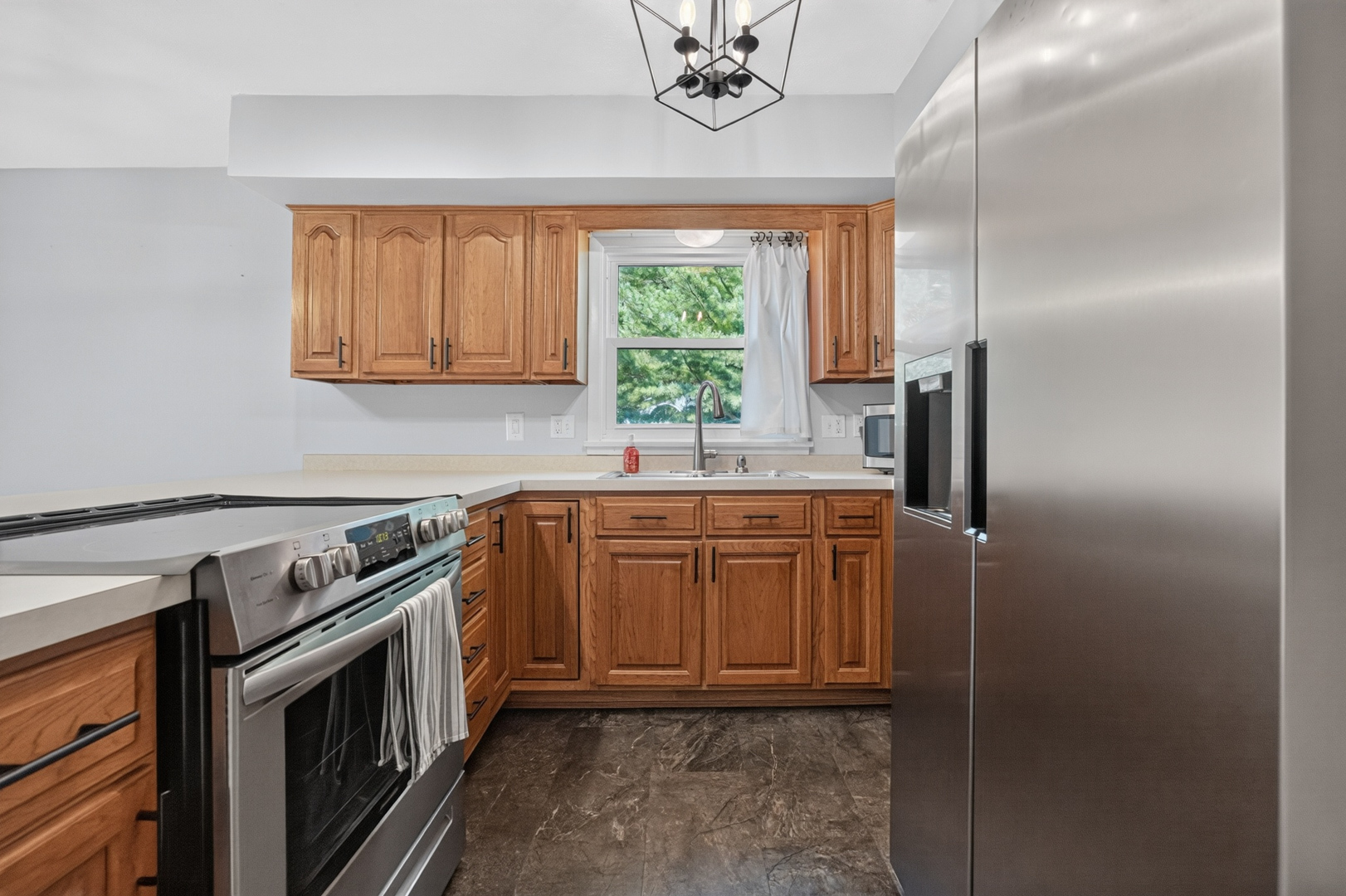 125 S Orr Drive Property Photo 11