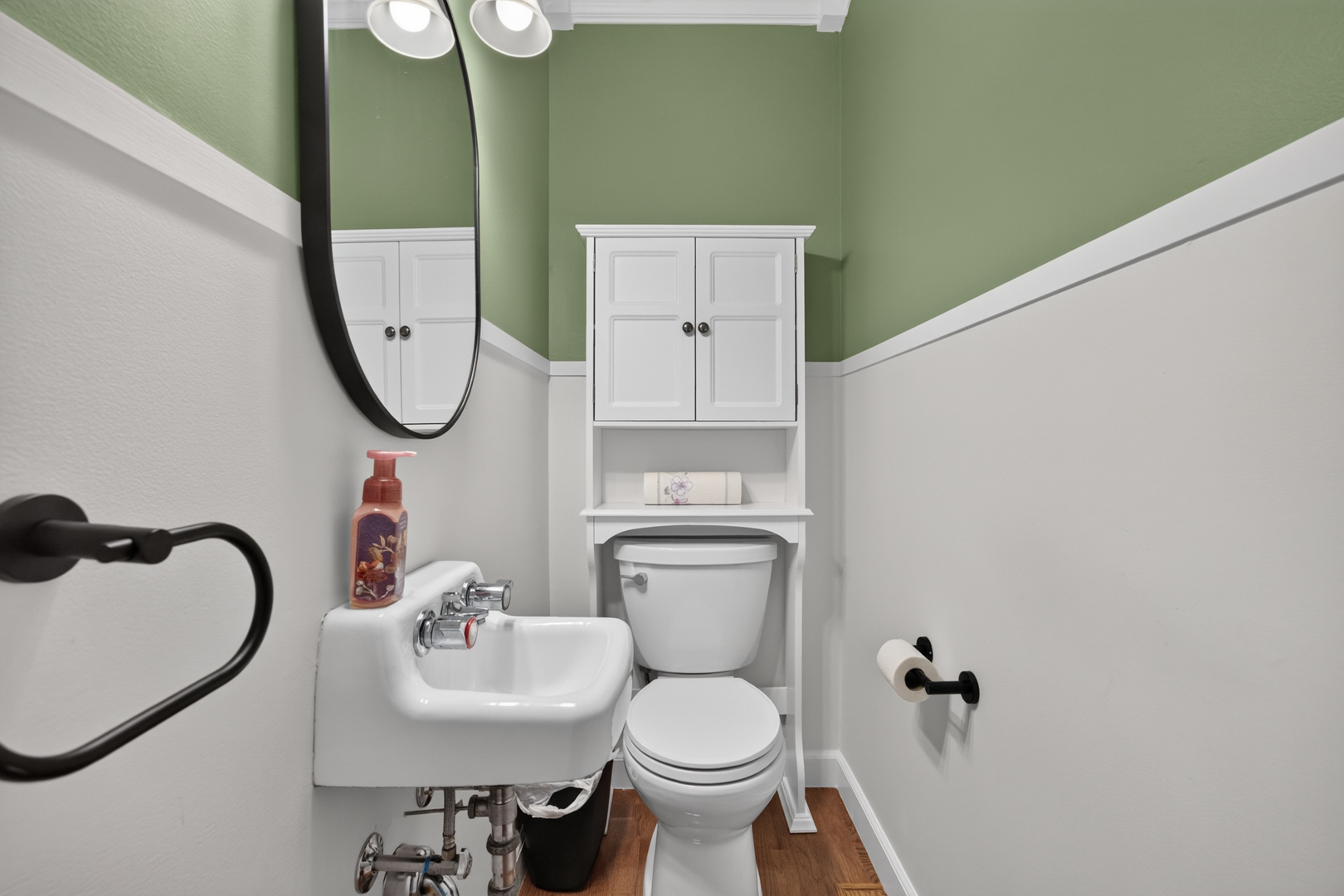 125 S Orr Drive Property Photo 17