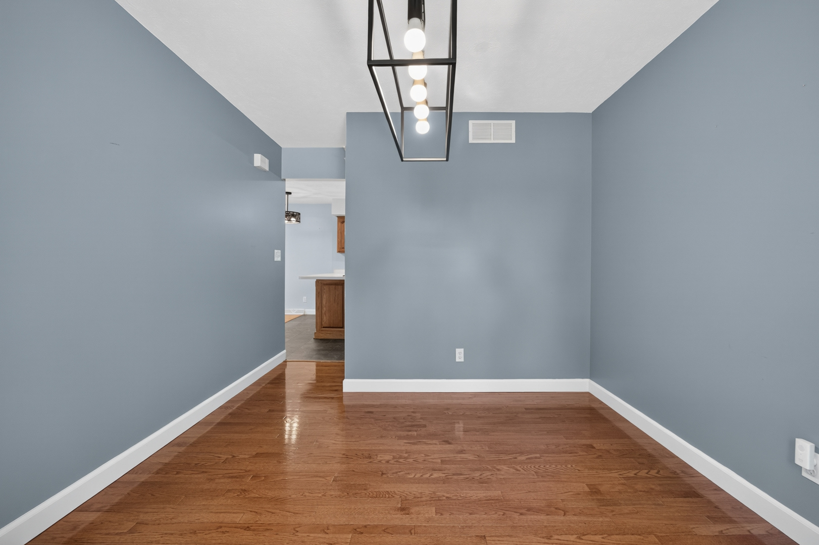 125 S Orr Drive Property Photo 20