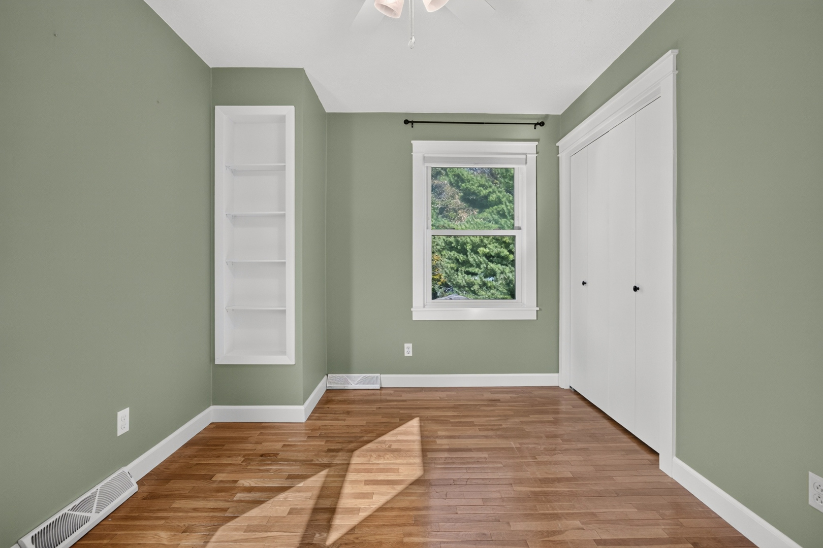125 S Orr Drive Property Photo 26