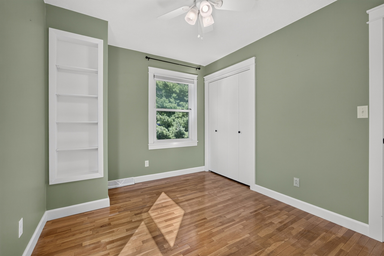 125 S Orr Drive Property Photo 27
