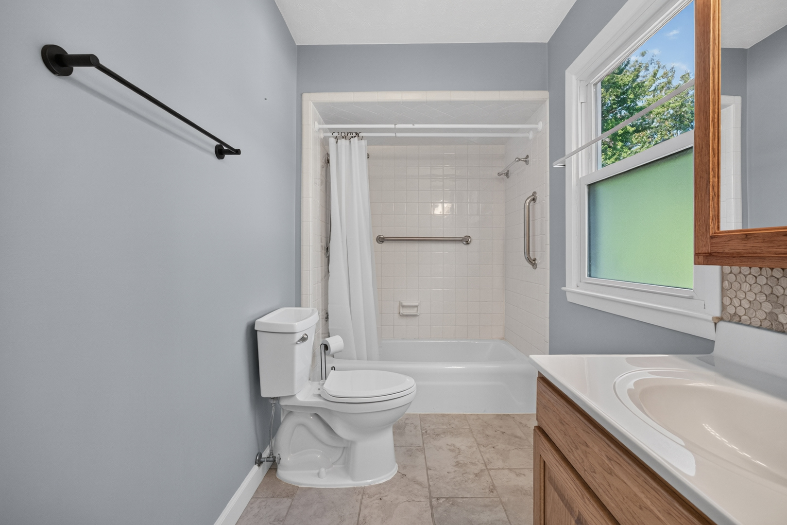 125 S Orr Drive Property Photo 30