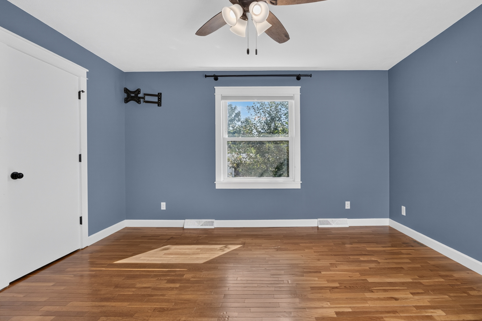 125 S Orr Drive Property Photo 34