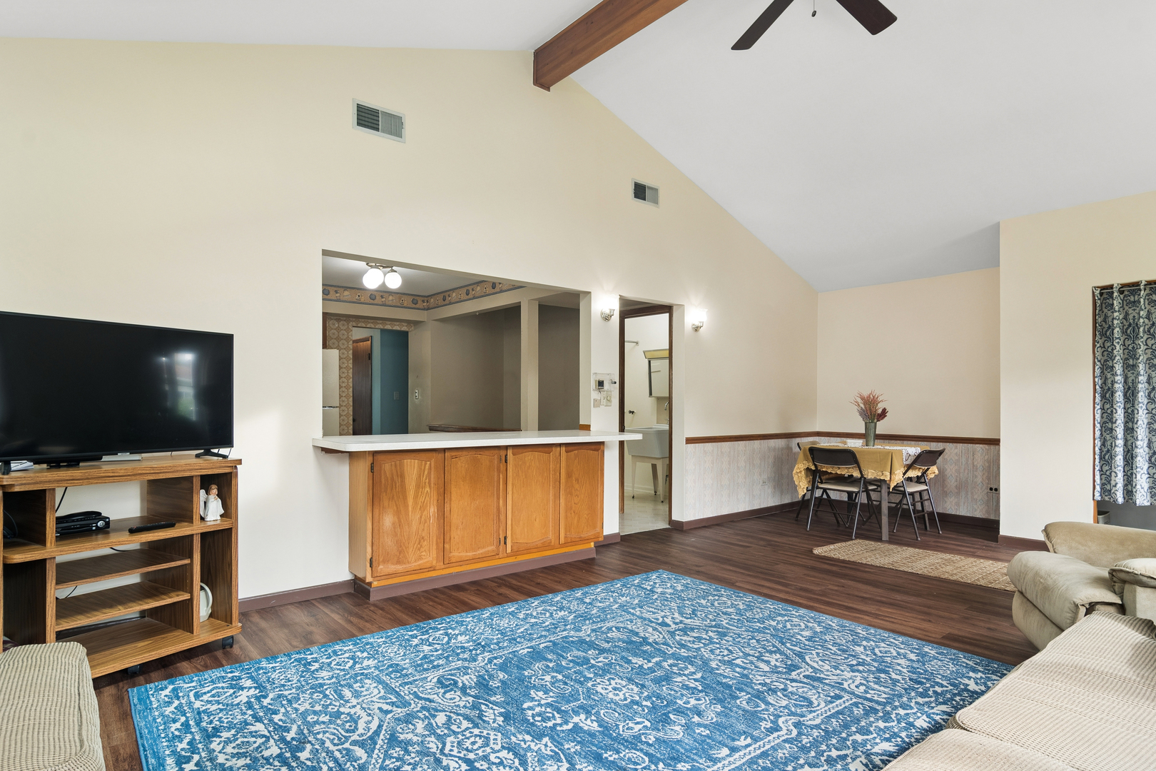1315 Everett Avenue Property Photo 7
