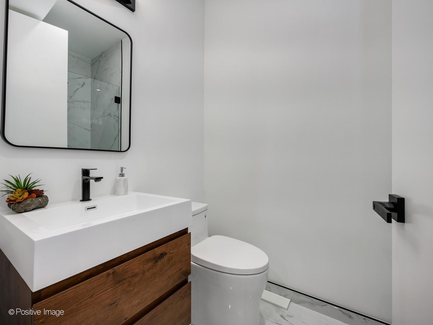 2847 N Damen Avenue 1 Property Photo 8